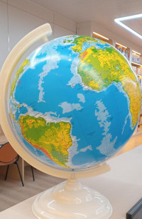 Image of GLOBE 35 Cm tatakan plastik